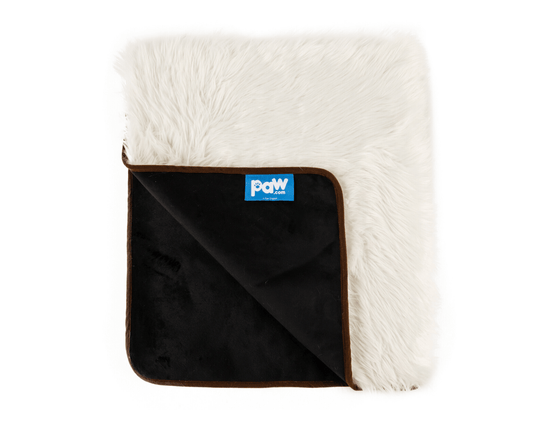 Pupprotector Waterproof Throw Blanket Polar White Washable - detail view