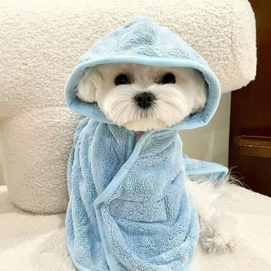 Dogs can wear bathing and drying bathrobes in all seasons