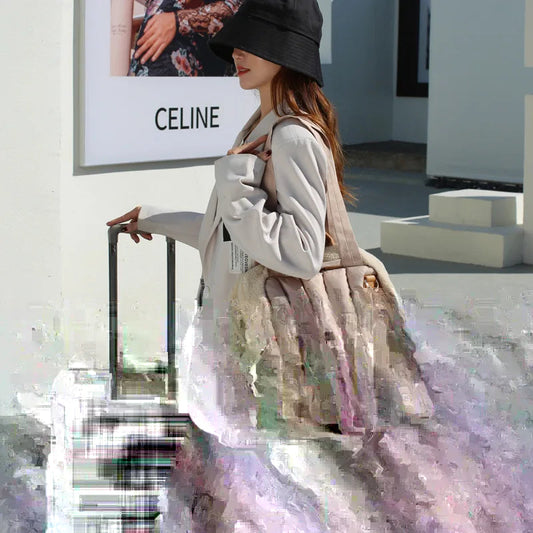 Pet Dog Bag Is Portable and Comfortable for Travel Luxury Handbag Winter Warm Removable Velvet Handbag Accesorios Para Perros