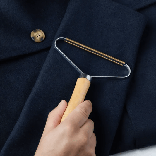 Effective Pet Hair Lint Remover made from Beech Wood- Eco-Friendly & Reusable