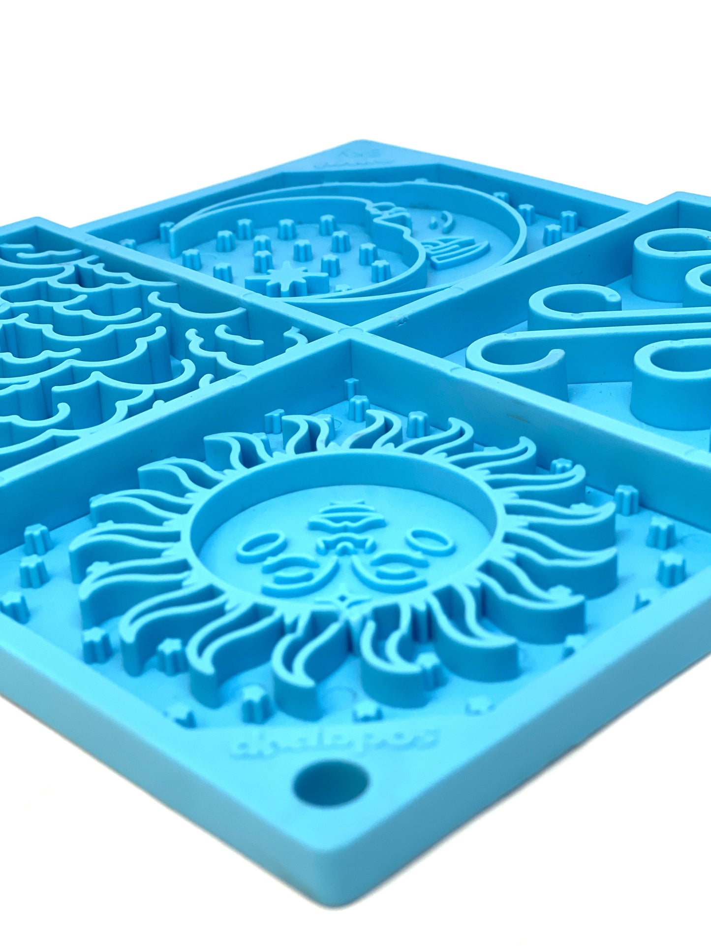 Purrfect Kingdom™ - Sky Emat Enrichment Lick Mat