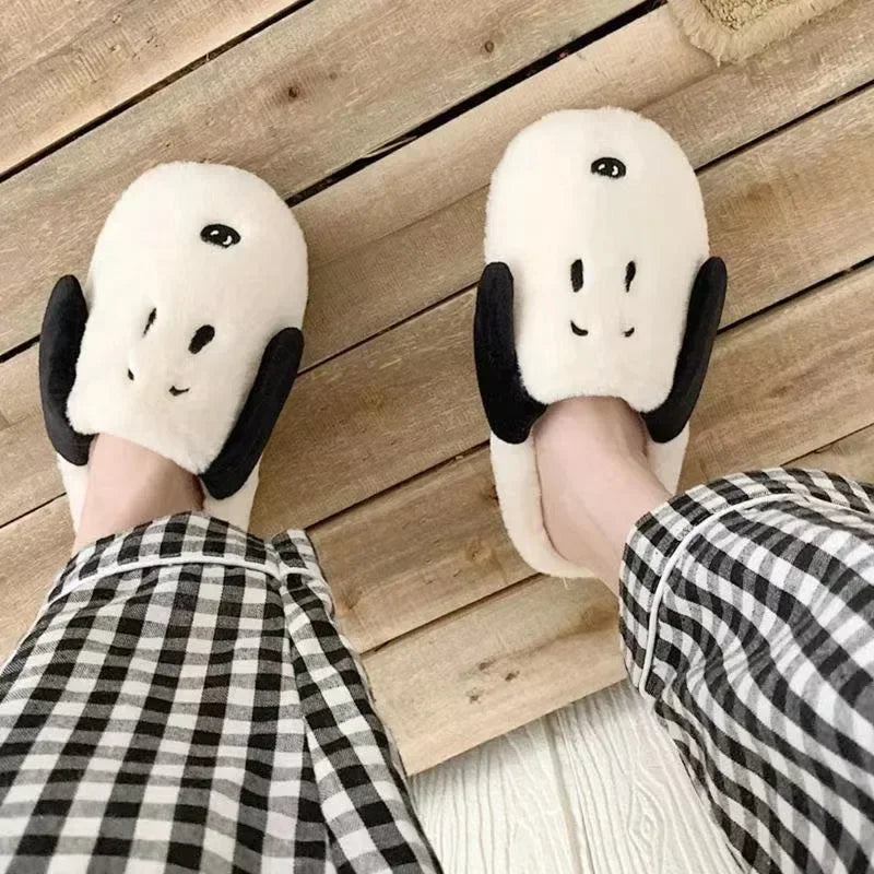 š Snoopy Kawaii Plush Slippers - Nostalgic Winter Warmth for Peanuts Lovers