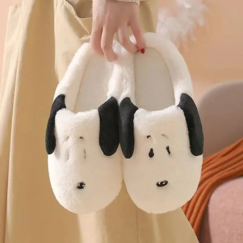 š Snoopy Kawaii Plush Slippers - Nostalgic Winter Warmth for Peanuts Lovers