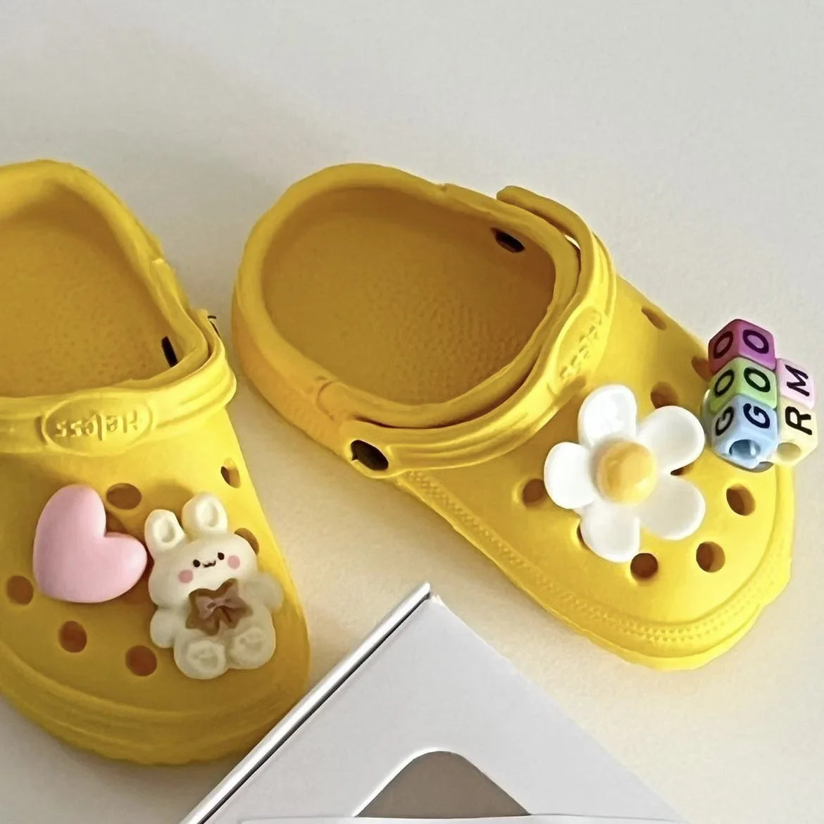 šļø Trendy Pet Beach Shoes - Instagram-Worthy Breathable Paradise with DIY Charm