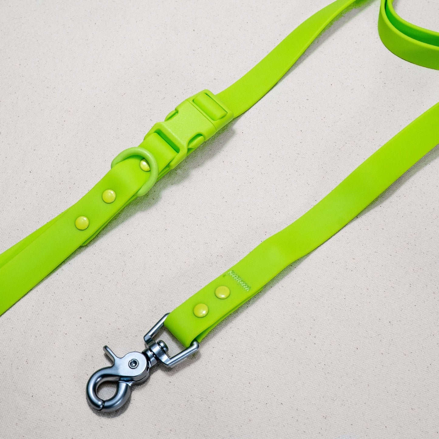 PVC Handsfree Dog Leash - All Weather Waterproof Durable & Odor-Resistant - Purrfect Pet Kingdom