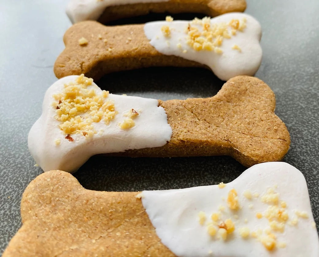 Tootsies & Treats Yogurt Dipped Peanut Butter Bones (6oz)