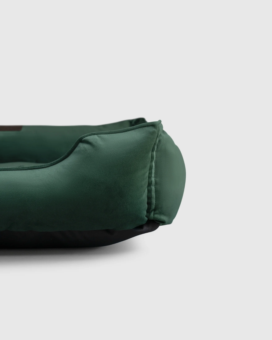 Chester & Lee | Classic Velvet Sleeper Dog Bed Green