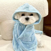 Dogs can wear bathing and drying bathrobes in all seasons