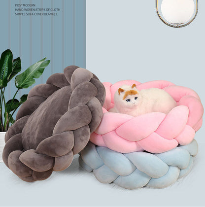Plush Heirloom Quality Donut Bed for Cats and Small Dogs