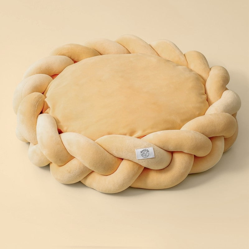 Plush Heirloom Quality Donut Bed for Cats and Small Dogs