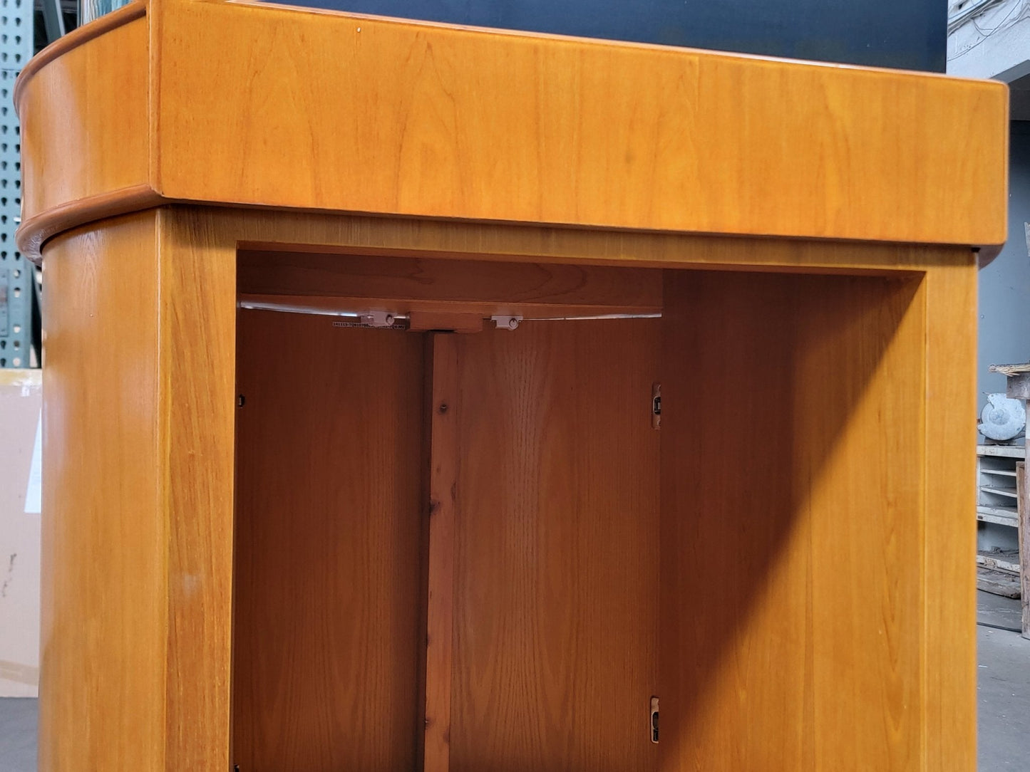 90g 3/4 Cylinder Glass Reef-Ready Aquarium in Golden Oak