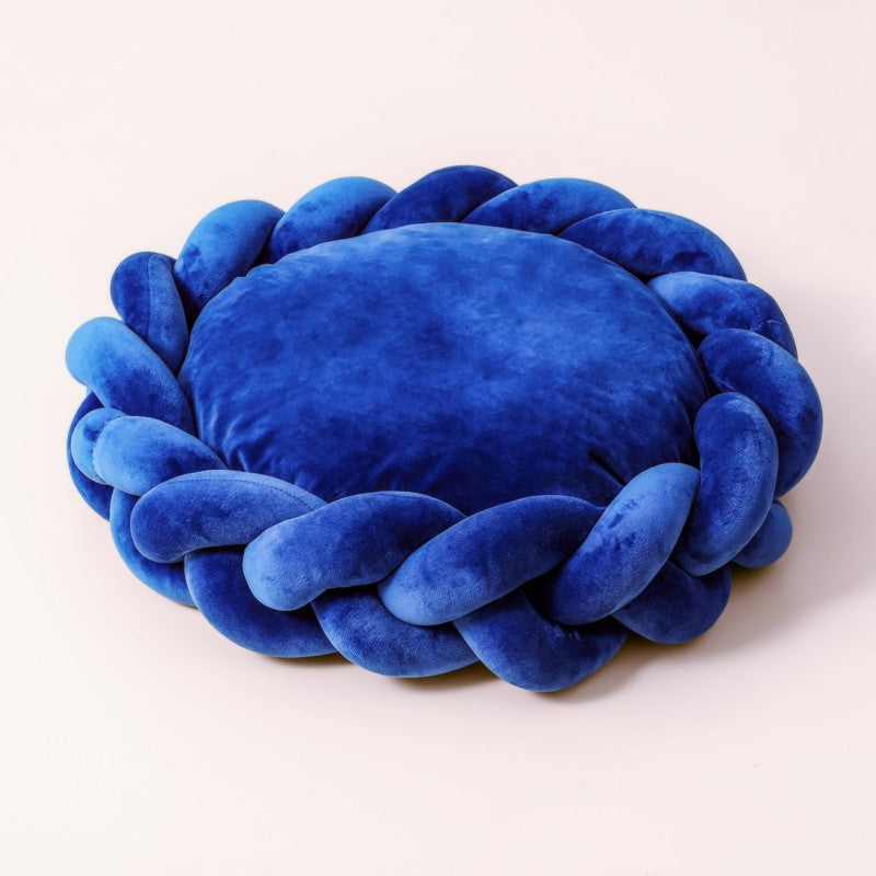 Plush Heirloom Quality Donut Bed for Cats and Small Dogs