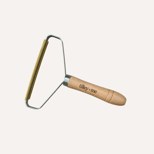 Effective Pet Hair Lint Remover made from Beech Wood - Eco - Friendly & Reusable - Dog Grooming Tools - Tilley + Me