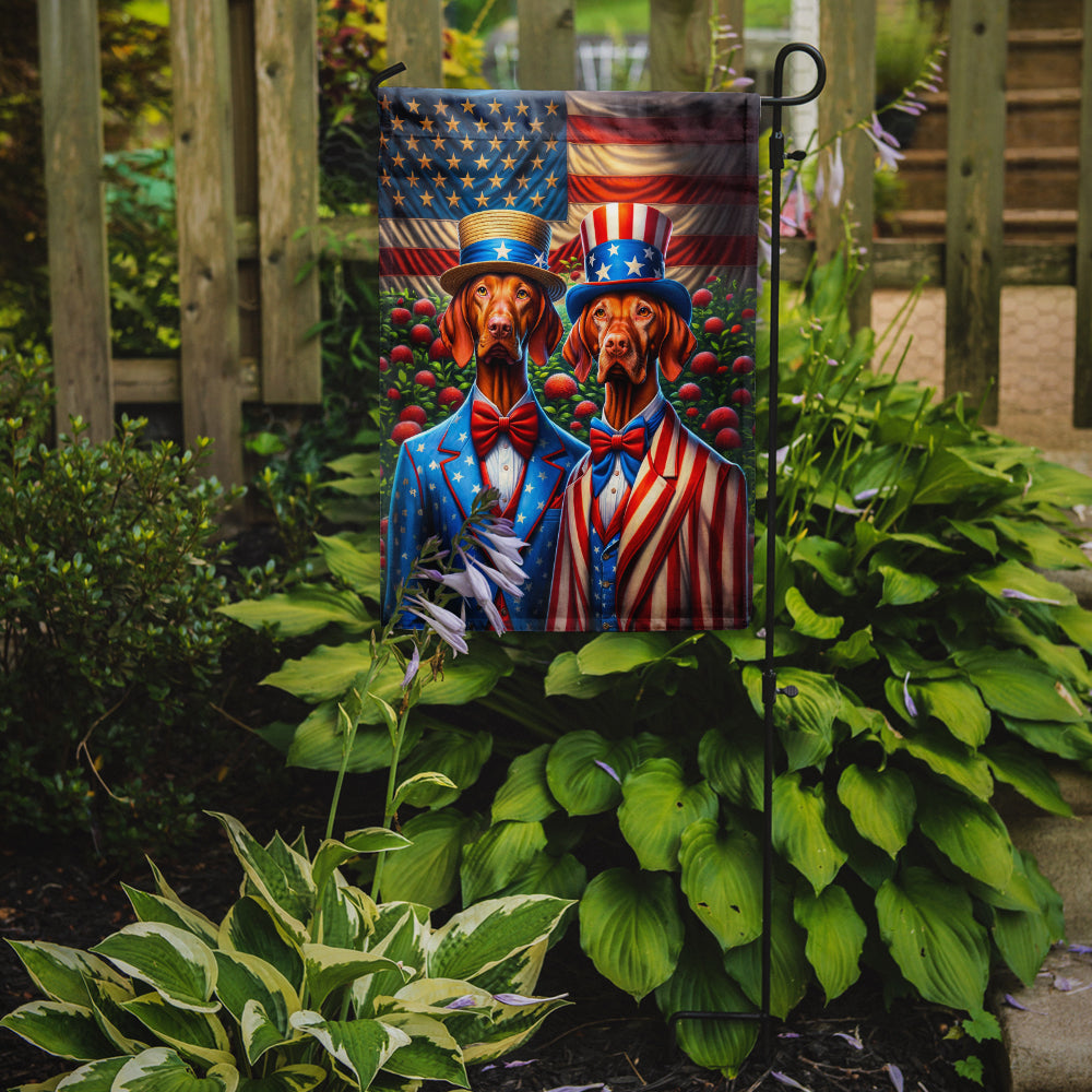 All American Vizsla Garden Flag –  Dogs with American Flag Background by Caroline’s Treasures