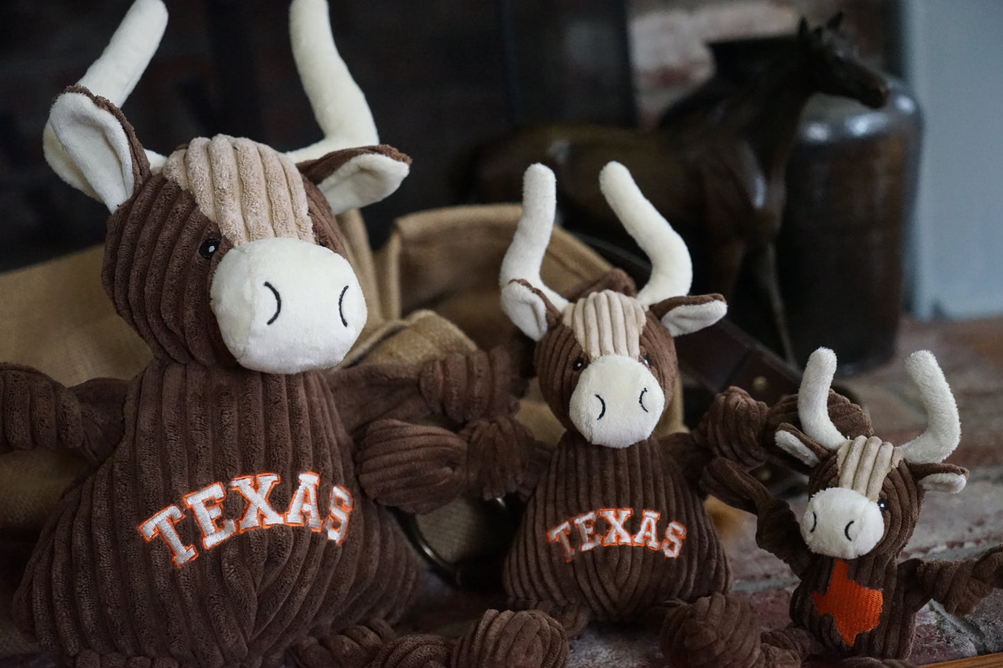 Dog Toy Texas Longhorn Knottie Plush Toy for Daily Use Essen - size and texture image for dog toy
