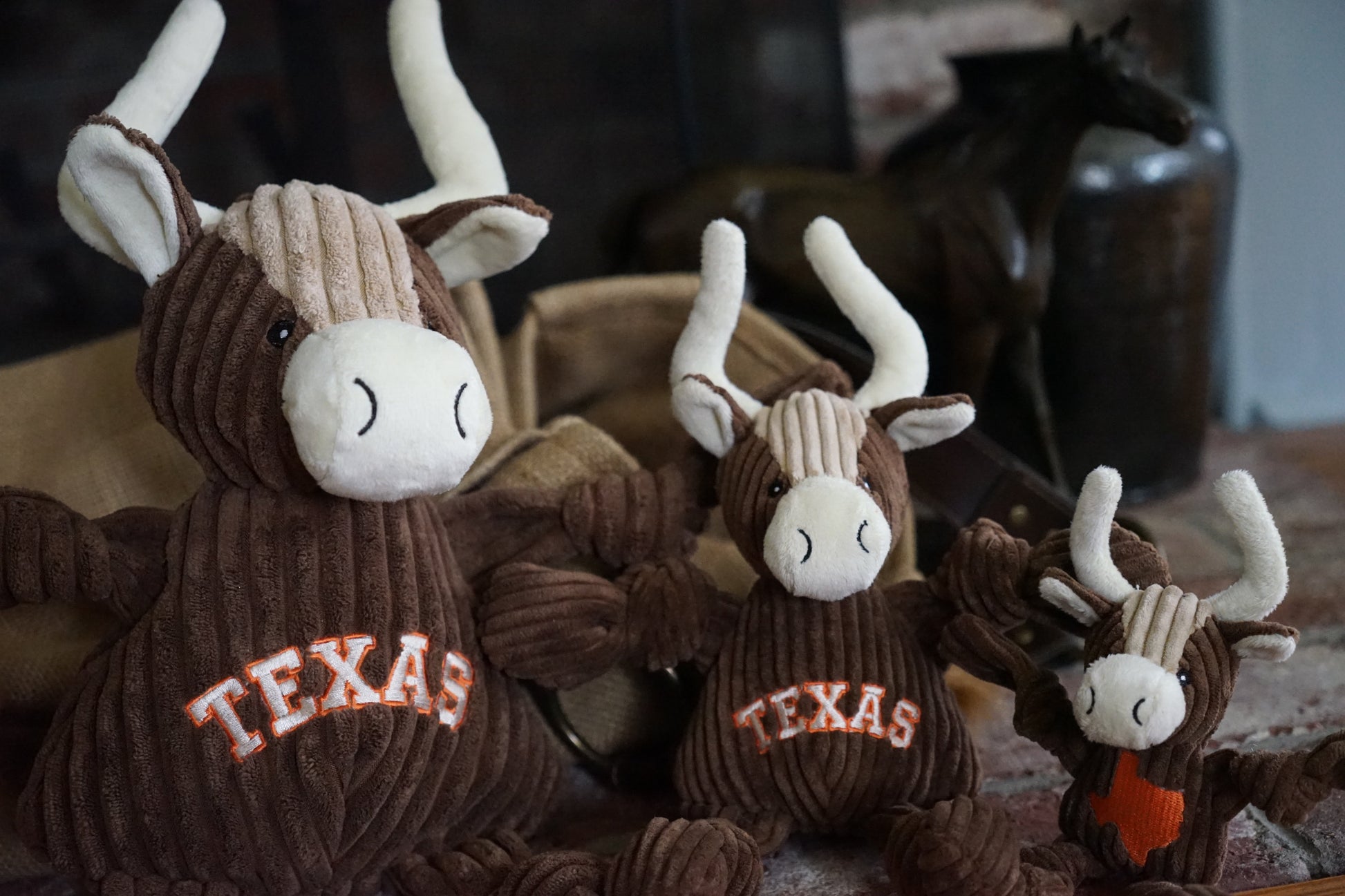Dog Toy Texas Longhorn Knottie Plush Toy for Daily Use Essen - size and texture image for dog toy
