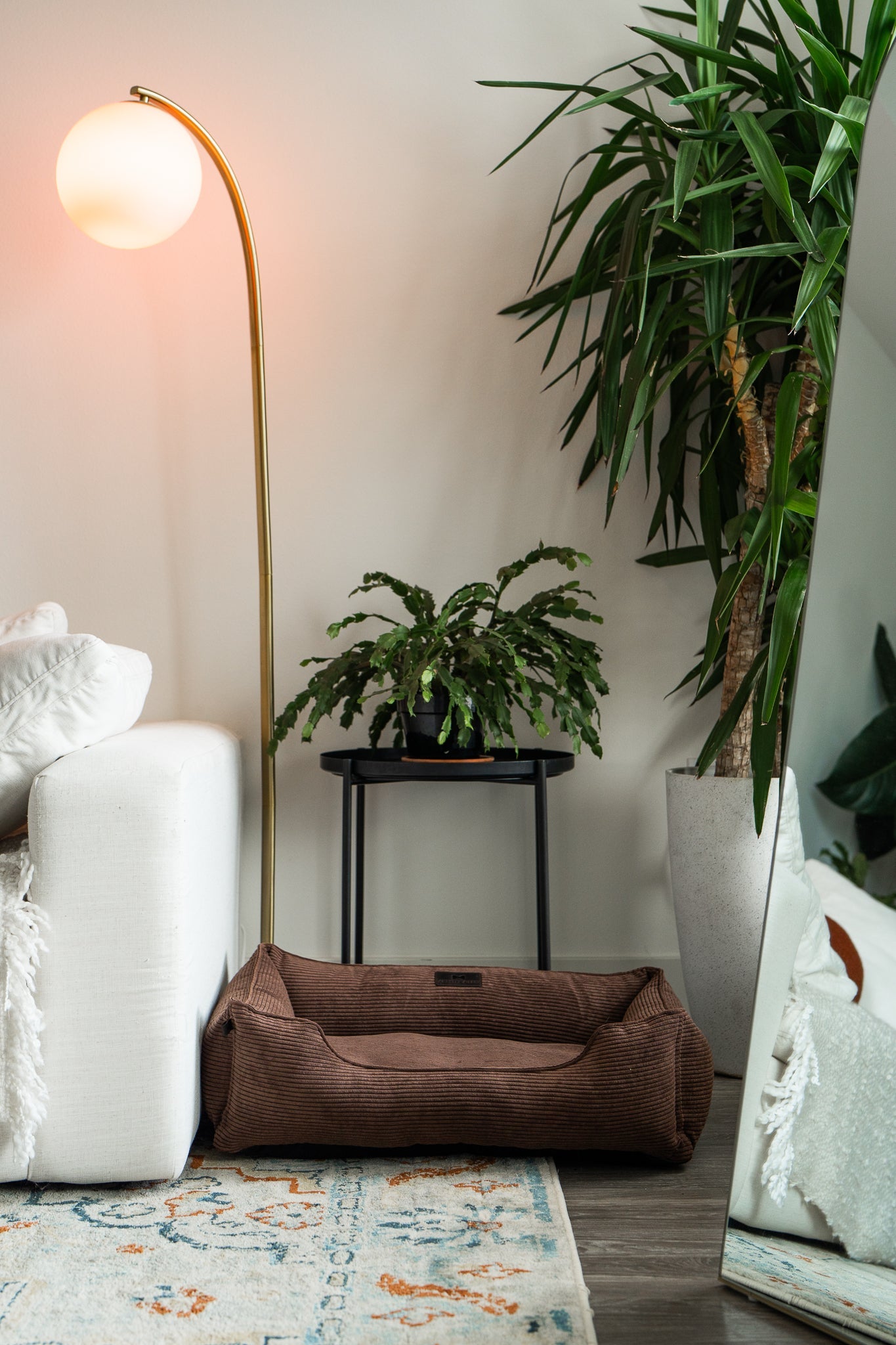 Dog Bed Milk Chocolate Sleeper