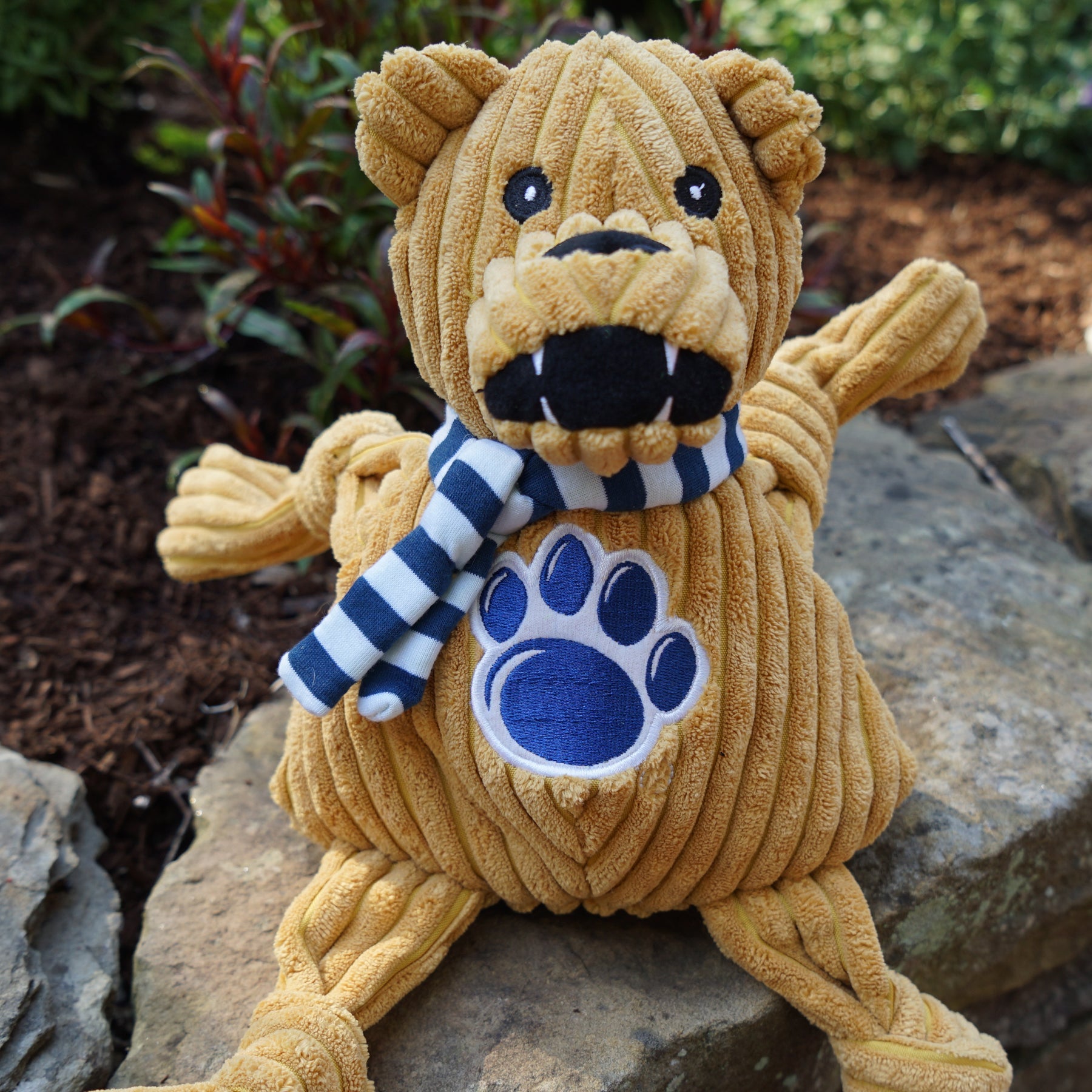Dog Toy NCAA Penn State University Nittany Lion Knottie - size and texture image for dog toy