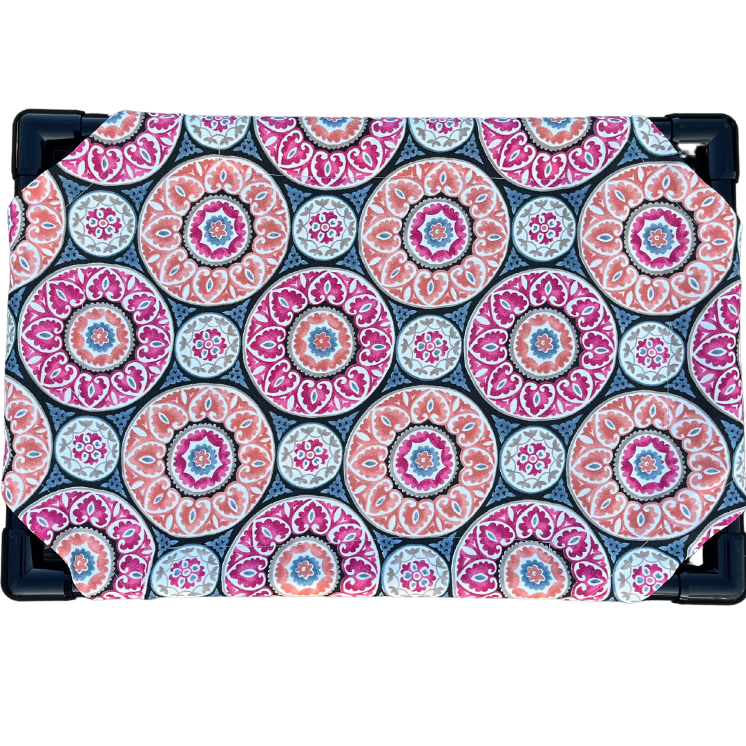 Outdoor Dog Bed Colorful Solarium Pattern 6 Lbs 🛏️