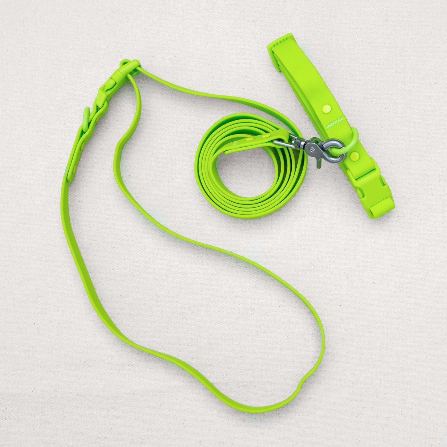 PVC Handsfree Dog Leash - All Weather Waterproof Durable & Odor-Resistant - Purrfect Pet Kingdom