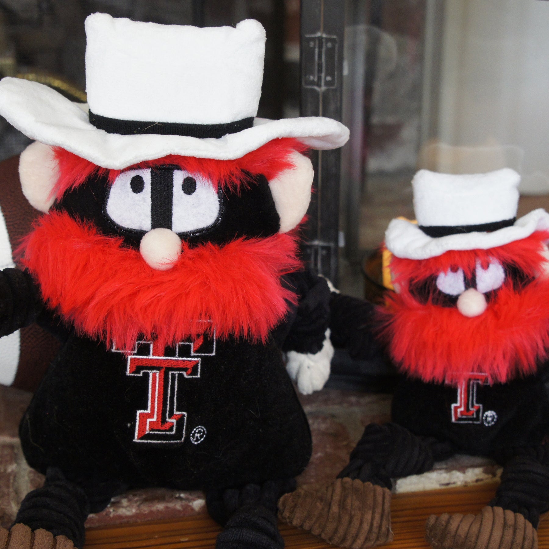 Dog Toy NCAA Texas Tech University Raider Red Knottie Plush - size and texture image for dog toy