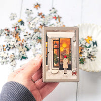 Window Shopping 99 Piece Mini Jigsaw Puzzle Trevell