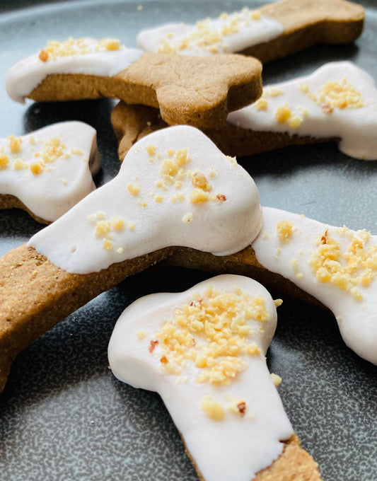 Tootsies & Treats Yogurt Dipped Peanut Butter Bones (6oz)