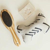 Two-Sided Pet Brush – Bristle & Wire for Shedding &