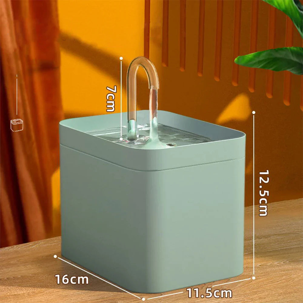 Modern pet water fountain in green, perfect for dogs and cats, the best pet water fountain for cats and dogs