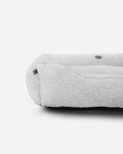 Chester & Lee - Chester & Lee | Furry Sleeper Dog Bed Gray - Dog Beds