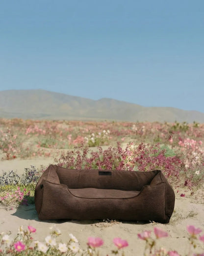 Chester & Lee - Chester & Lee | Milk Chocolate Sleeper Dog Bed - Dog Beds