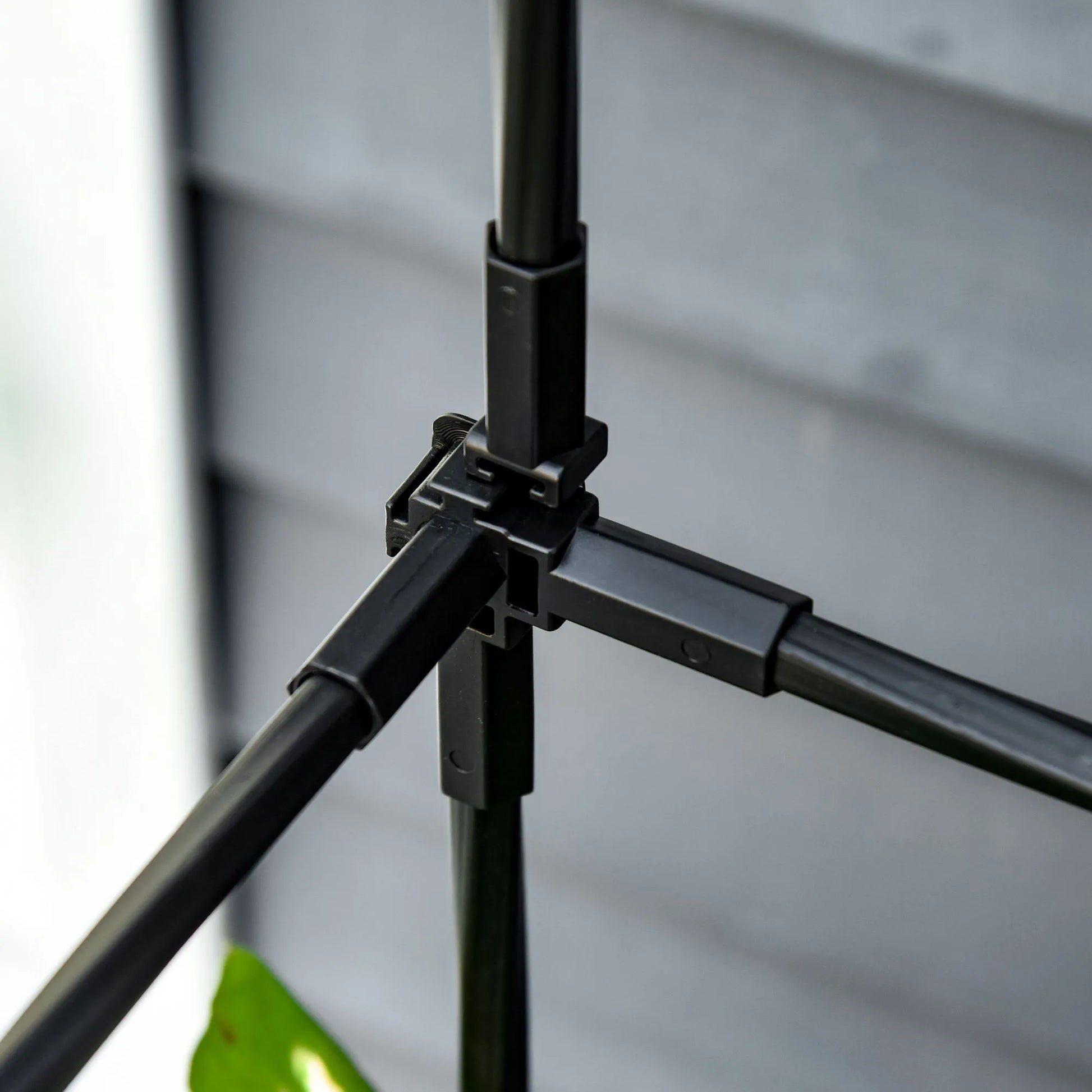 Cj Dropshipping - Self-Watering Elevated Garden Bed with Trellis - Brown - Pet Cots