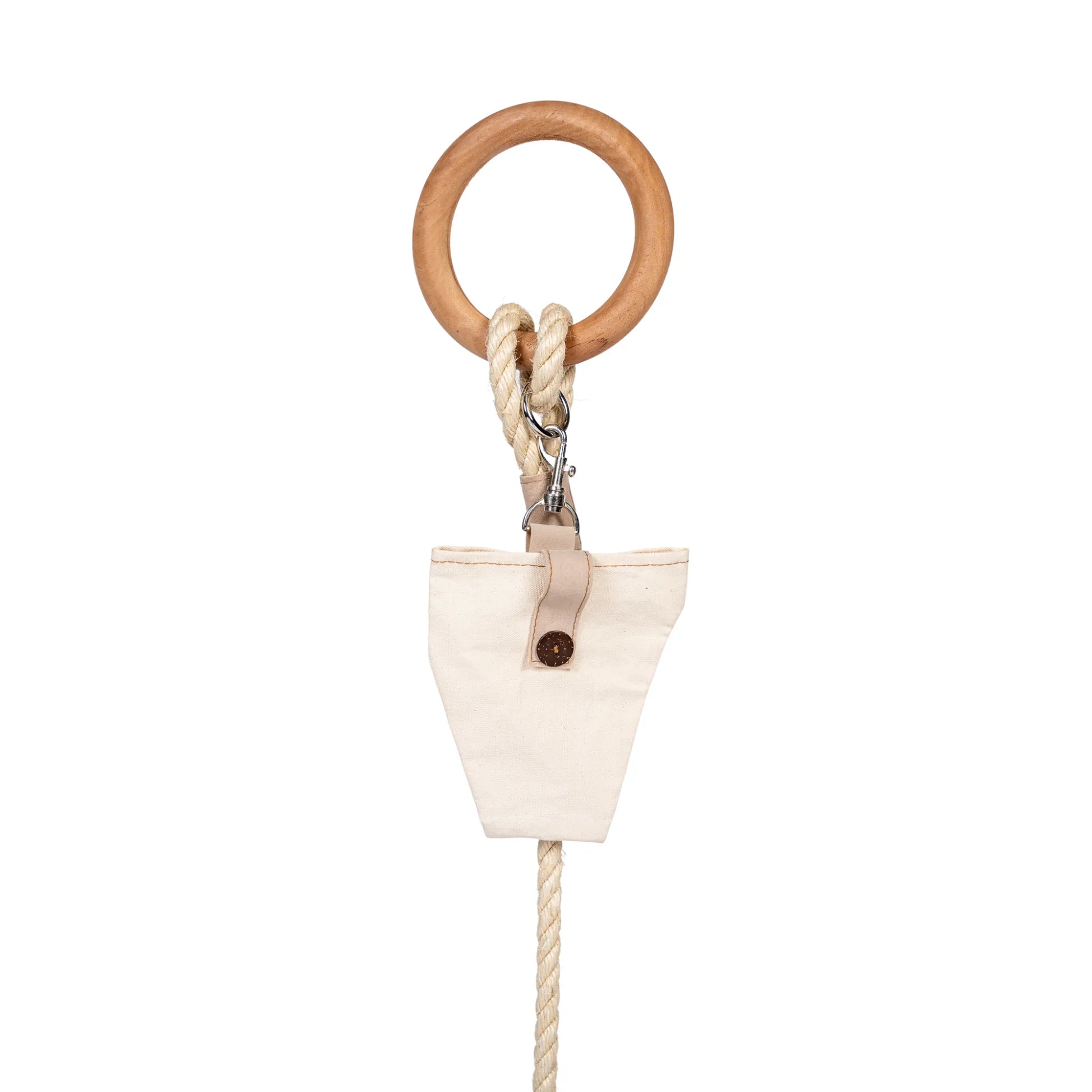 Country Living Carbon Neutral Dog Leash by American Pet Supplies with small storage bag, perfect for eco-friendly dog owners.