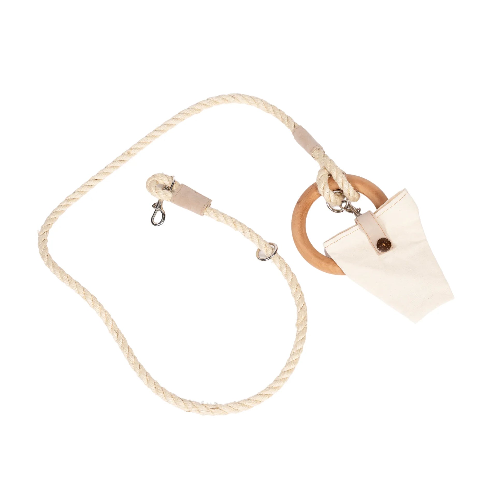 Country Living Carbon Neutral Dog Leash by American Pet Supplies with small storage bag, perfect for eco-friendly dog owners.