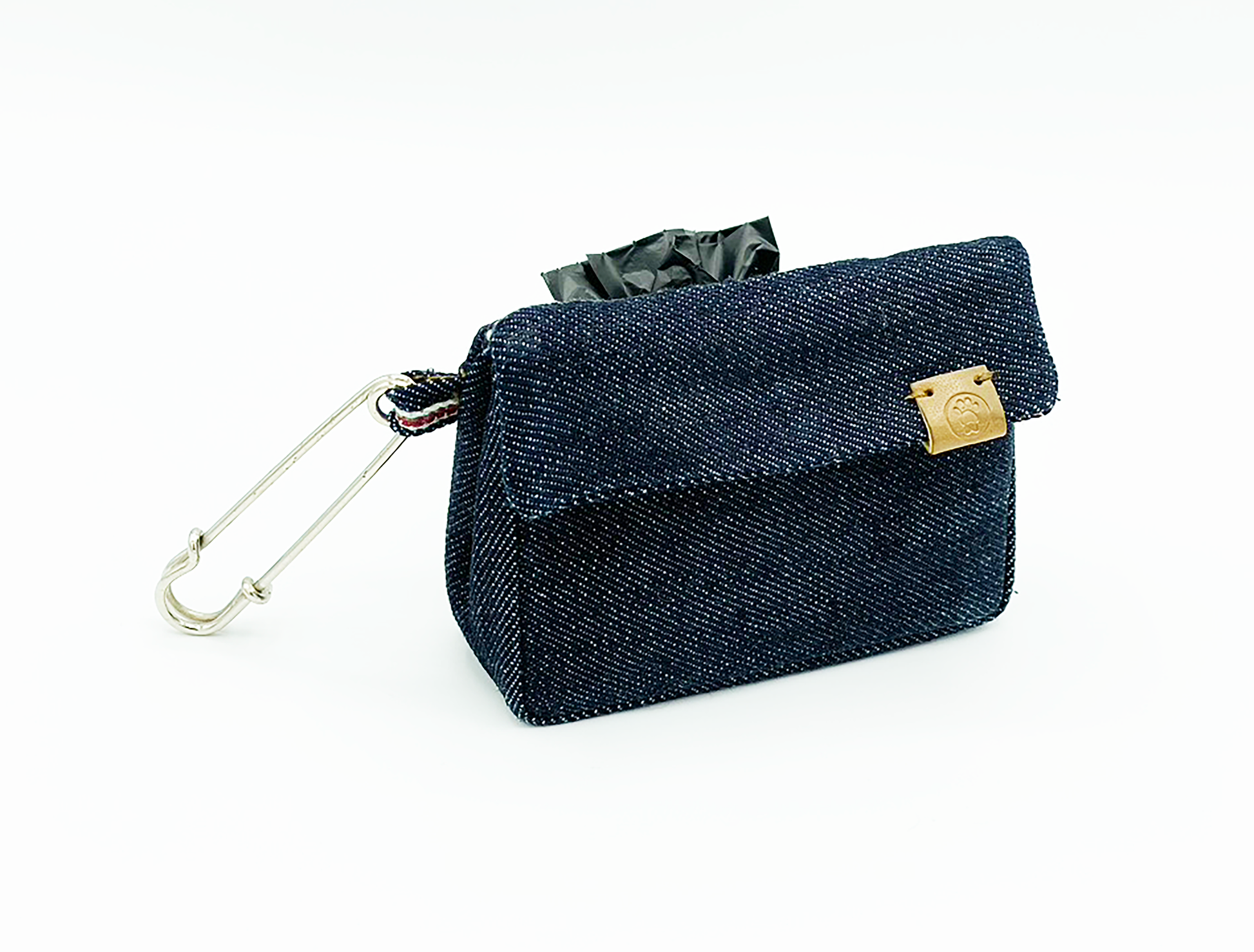 BESPOKE PAWS waste pouch, a stylish dog poop bag holder with clip for easy pet waste management.