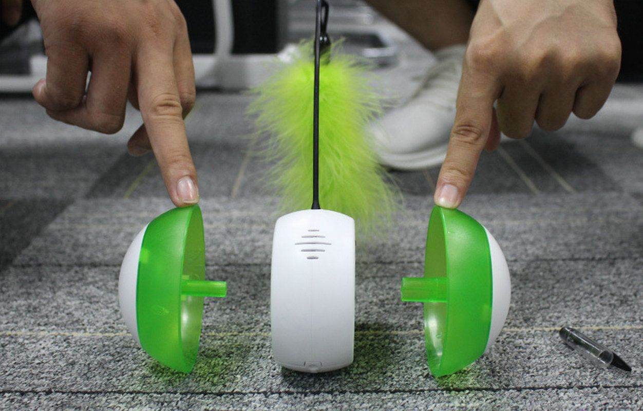 Purrfect Pet Kingdom Interactive LED Cat Toy with Feather Purrfect Pet Kingdom