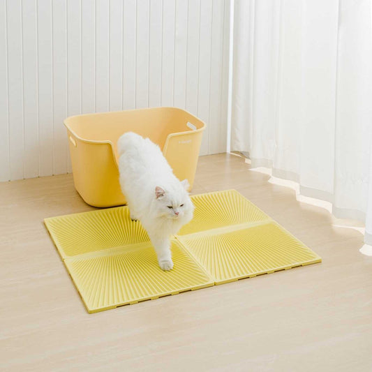 MangoPets large cat litter trapping mat in yellow with raised edges to catch litter from paws