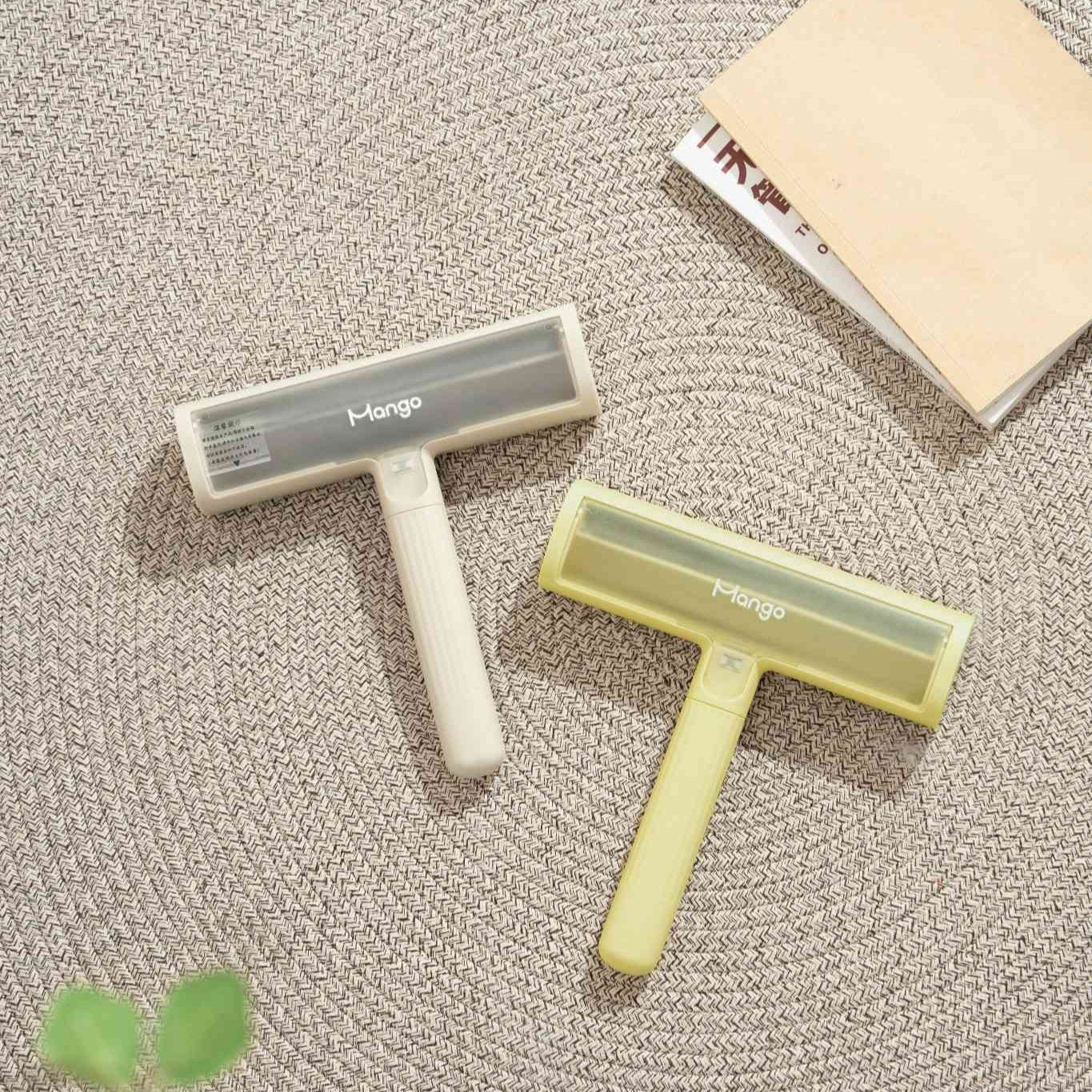 MangoPets reusable lint roller for pets available in two colors to remove hair and lint effectively