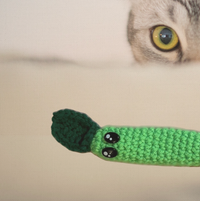 Leaf the stick | lightweight cat toy with crinkles