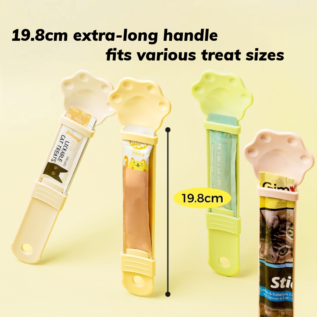 MangoPets paw shaped cat treat spoon with 19.8cm extra-long handle for easy feeding of various treat sizes