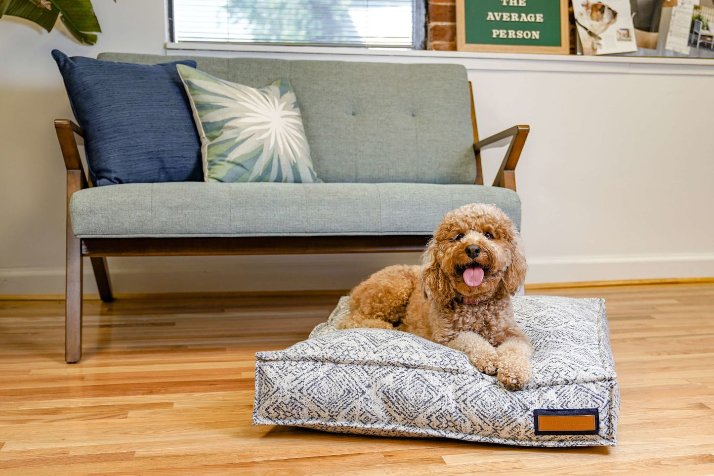 Lounger Pet Bed in Sapphire Spaniel - Purrfect Pet Kingdom