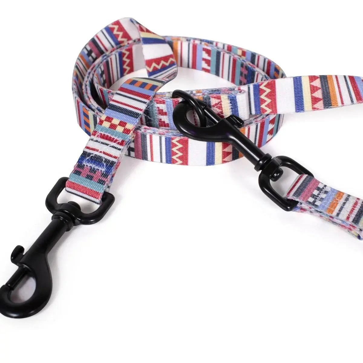 Pendleton Adventure dog leash with vibrant patterns and durable clips for outdoor walks