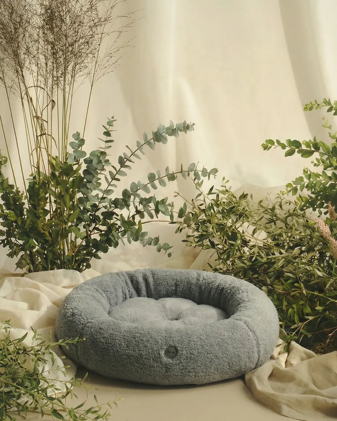 Purrfect Pet Kingdom® - Chester & Lee | Furry Gray Donut Dog Bed - Beds