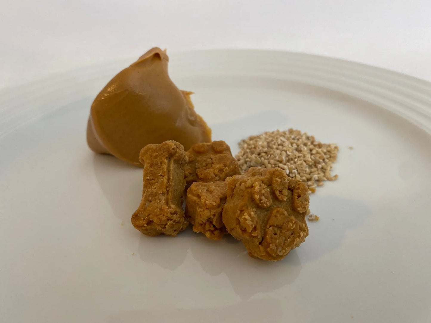 Purrfect Pet Kingdom® - Lucy Loo Treats Natural Peanut Butter and Oat Dog Snacks - Dog Treats