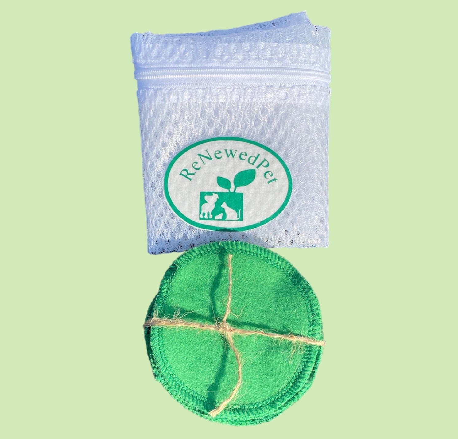 Reusable cotton pads for pets in a mesh bag, perfect for eco-friendly cleaning solutions
