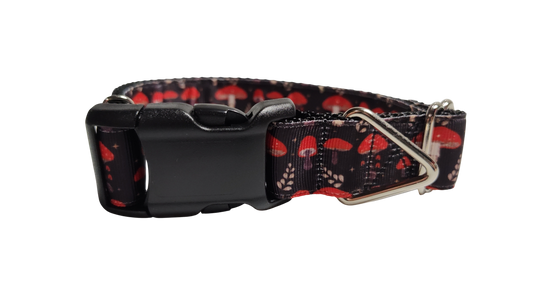 Red Mushrooms Dog Collar 🍄