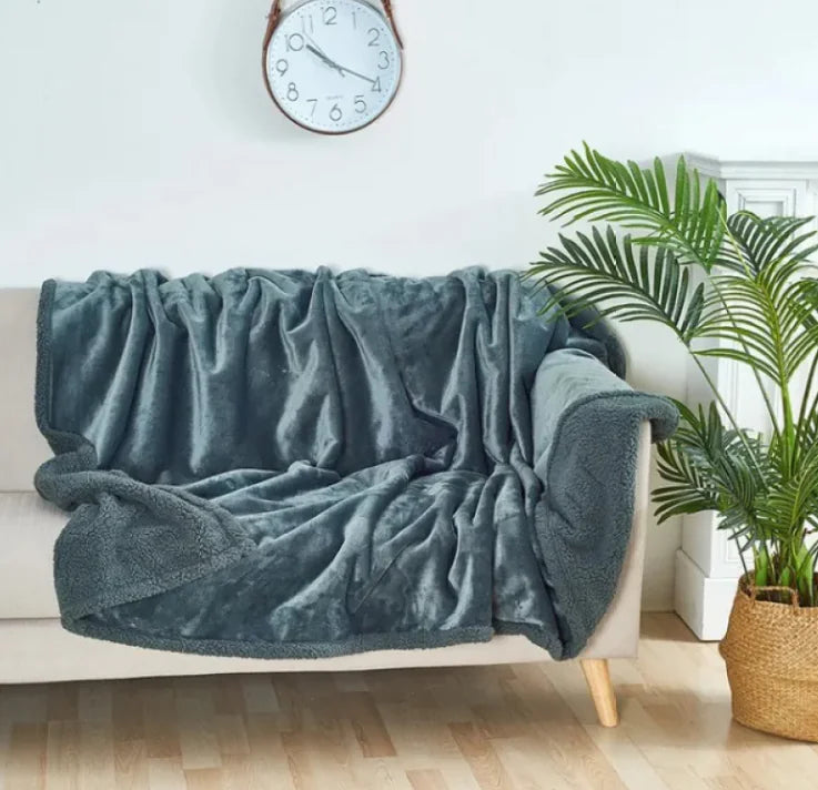 Mimarta washable pet furniture mat in soft gray fabric, perfect for protecting your couch from pet hair and spills